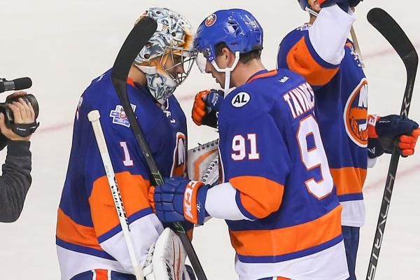 2015-10-12t203826z_618929667_nocid_rtrmadp_3_nhl-winnipeg-jets-at-new-york-islanders_reuters