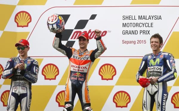 2015-10-25t090609z_338851037_gf20000031828_rtrmadp_3_motorcycling-prix_reuters