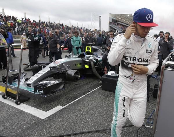 2015-10-25t200905z_1953409597_tb3ebap1jyu2d_rtrmadp_3_motor-racing-prix_reuters