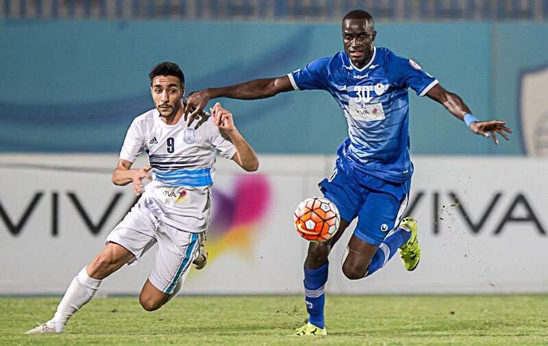 جانب من مباراة الشباب واليرموك