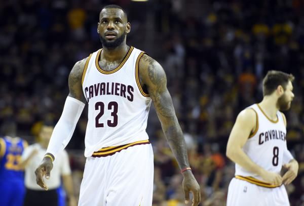 2015-06-17t035221z_224346206_nocid_rtrmadp_3_nba-playoffs-golden-state-warriors-at-cleveland-cavaliers_reuters