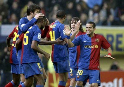احتفال لاعبي برشلونة بهدف التعادل للمالي كيتا