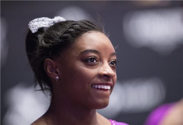 سايمون بايلز 