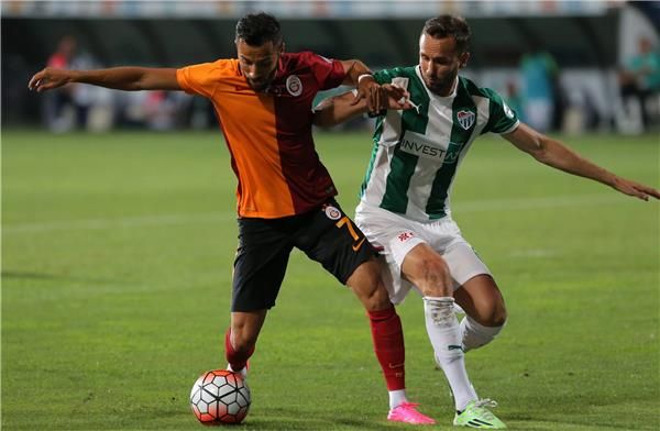 من لقاء سابق بين جالطة سراي وبورصا سبور .. أرشيفية