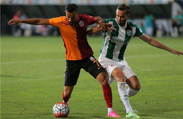 من لقاء سابق بين جالطة سراي وبورصا سبور .. أرشيفية