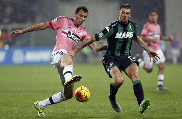 2015-10-28t210731z_1917595088_lr1ebas1mo9b2_rtrmadp_3_soccer-italy_reuters