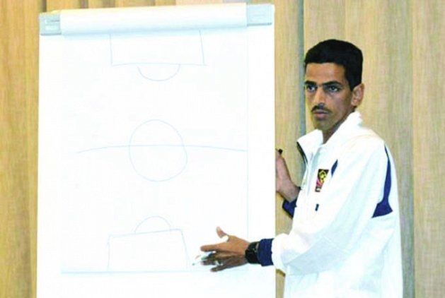 المدرب السعودي بندر الأحمدي