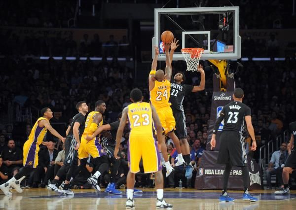 2015-10-29t060413z_532233052_nocid_rtrmadp_3_nba-minnesota-timberwolves-at-los-angeles-lakers_reuters