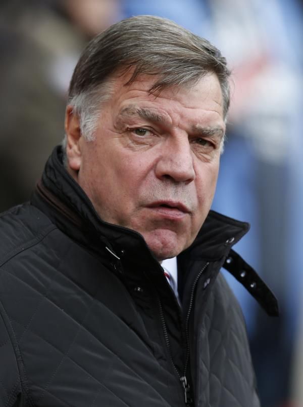 2015-10-25t141734z_88784254_mt1aci14124024_rtrmadp_3_soccer-england-sun-new_reuters