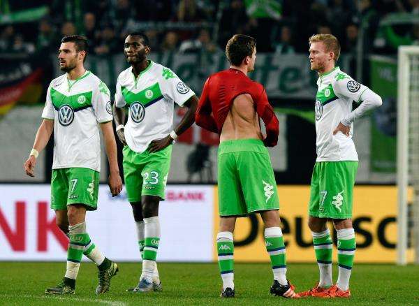 2015-10-27t214012z_1603992752_lr1ebar1o6pu0_rtrmadp_3_soccer-germany-cup_reuters