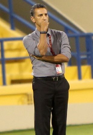 شاموسكا المدير الفني لفريق الكرة بنادي الغرافة القطري 