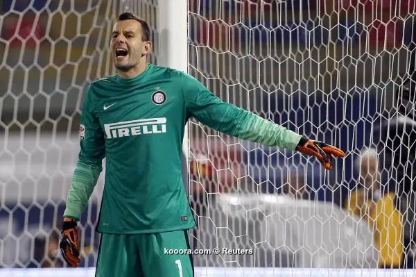?i=reuters%2f2015-10-27%2f2015-10-27t220908z_1715495039_gf20000035615_rtrmadp_3_soccer-italy_reuters