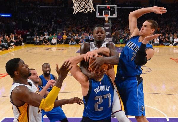 2015-11-02t051936z_1263897871_nocid_rtrmadp_3_nba-dallas-mavericks-at-los-angeles-lakers_reuters
