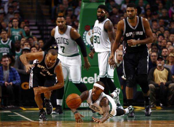 2015-11-02t001800z_1798111177_nocid_rtrmadp_3_nba-san-antonio-spurs-at-boston-celtics_reuters