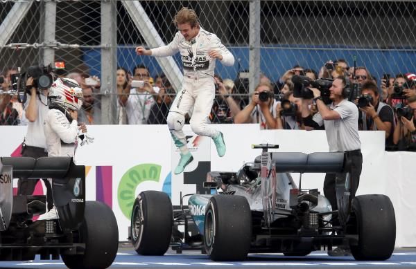 2015-11-01t213303z_424607327_gf20000042315_rtrmadp_3_motor-racing-prix_reuters