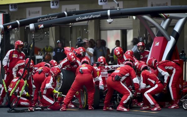 2015-11-02t011410z_1142460742_gf20000042559_rtrmadp_3_motor-racing-prix_reuters