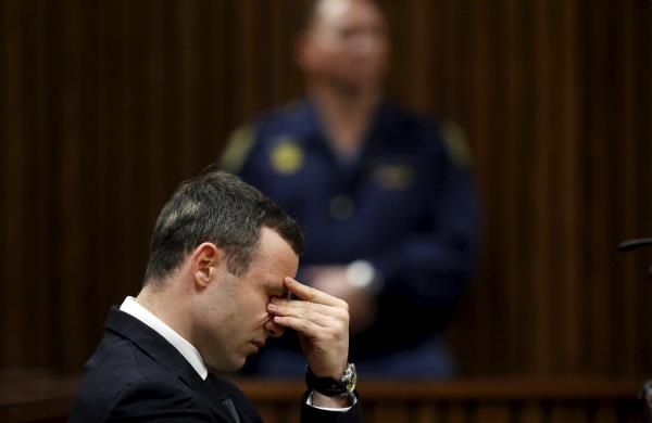 2015-10-15t154836z_685869424_gf10000246201_rtrmadp_3_safrica-pistorius-parole_reuters
