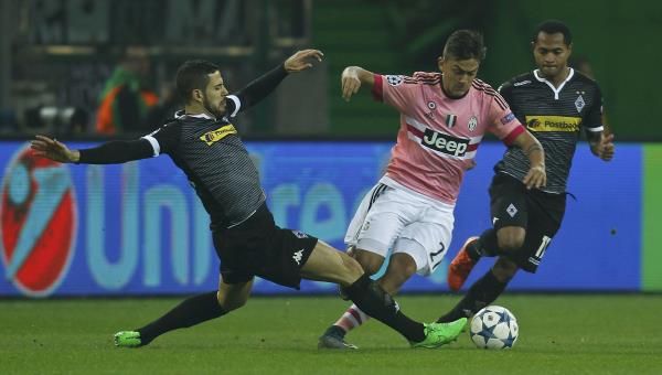 2015-11-03t195715z_273061353_lr2ebb31jf5s2_rtrmadp_3_soccer-champions_reuters