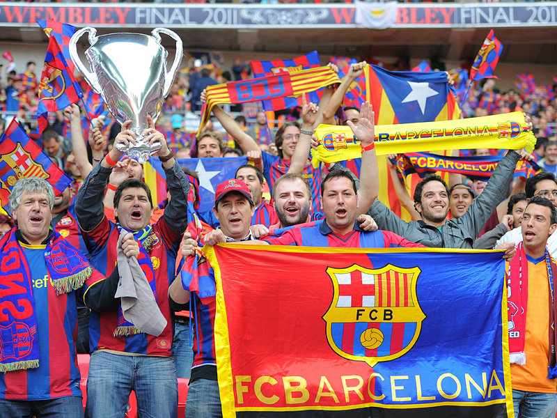 barcelona-fans-champions-league-final-build-u_2602834