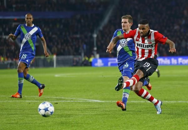 2015-11-03t210647z_1279105125_lr2ebb31mn0ul_rtrmadp_3_soccer-champions-psv-wol_reuters