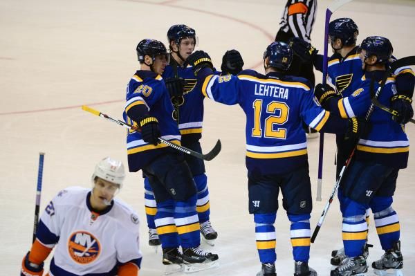 2015-10-25t034328z_1851694089_nocid_rtrmadp_3_nhl-new-york-islanders-at-st-louis-blues_reuters