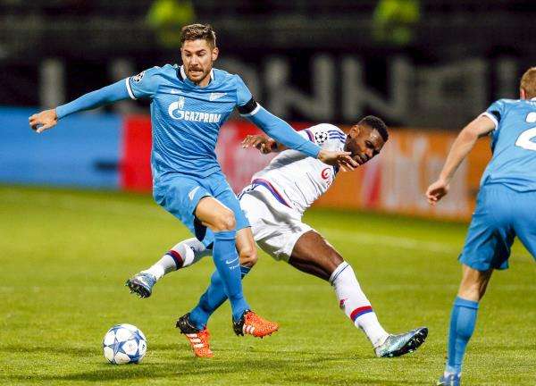 2015-11-04t200800z_999878250_gf20000045614_rtrmadp_3_soccer-champions-lyo-zen_reuters