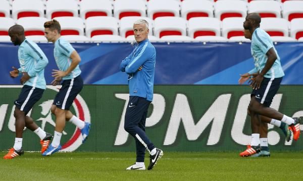2015-10-07t170037z_223588268_pm1eba71fx001_rtrmadp_3_soccer-france_reuters