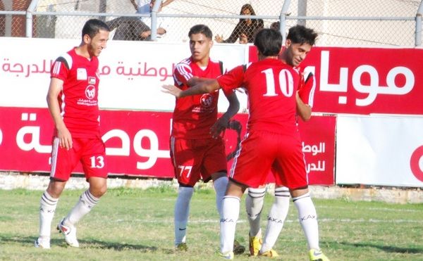 لقطة ثانية لفرحة لاعبي خدمات خان يونس 