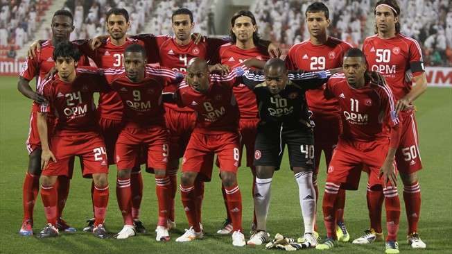 فريق الكرة بالنادي العربي القطري