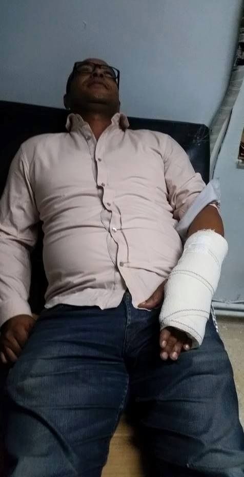  الأستاذ نبيل السبعي وهو مصاب