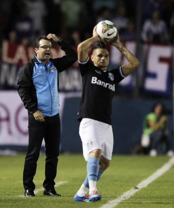 2014-02-14t012134z_1819506815_gm1ea2e0pw701_rtrmadp_3_soccer-libertadores_reuters