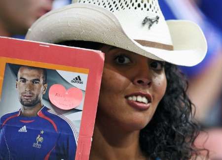 2006-07-05t183048z_01_wcvp06_rtridsp_2_sport-soccer-world