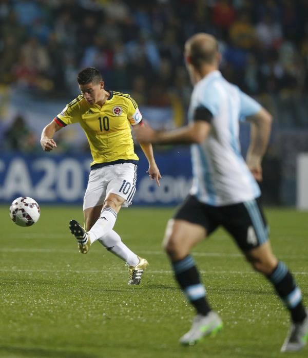 2015-06-26t235049z_603394649_tb3eb6q1u8ebo_rtrmadp_3_soccer-copa-m21_reuters