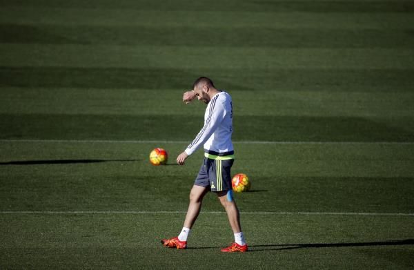 2015-11-07t104824z_555935323_gf20000049379_rtrmadp_3_soccer-france-sextape_reuters