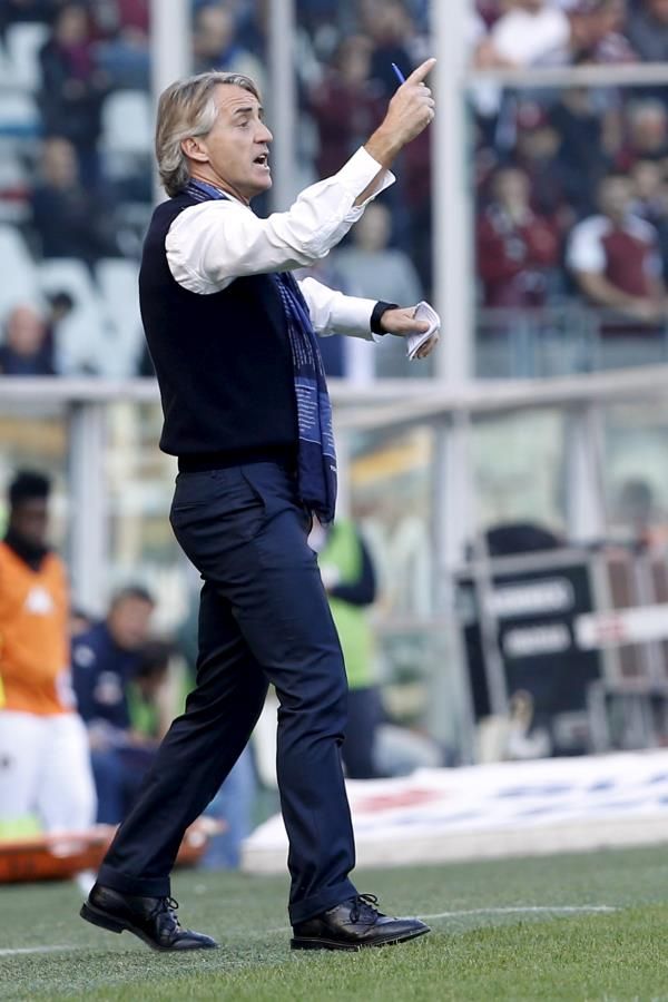 2015-11-08t134839z_569422231_gf20000050790_rtrmadp_3_soccer-italy_reuters