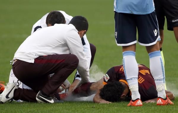 2015-11-08t152636z_1479492803_lr1ebb816w14f_rtrmadp_3_soccer-italy_reuters