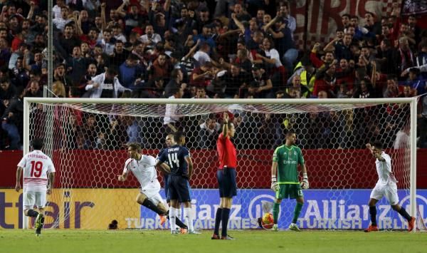 2015-11-08t214357z_550071082_gf20000051159_rtrmadp_3_soccer-spain_reuters