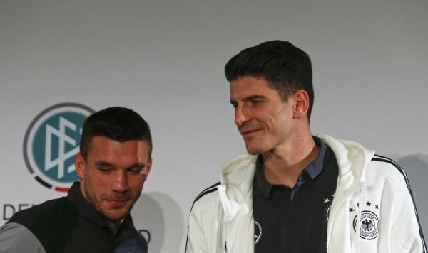 2015-11-10t121939z_283454529_lr1ebba0y8gn4_rtrmadp_3_soccer-germany_reuters
