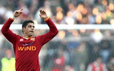 البرزايلي سيسينهو المطلوب من قبل مدرب تشلسي سكولاري