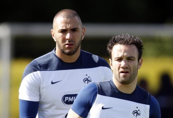 2015-11-05t085510z_467760923_pm1ebb50qom01_rtrmadp_3_soccer-france-sextape_reuters