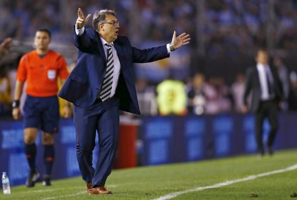 2015-11-14t020016z_744352356_gf20000058569_rtrmadp_3_soccer-world-arg-bra_reuters