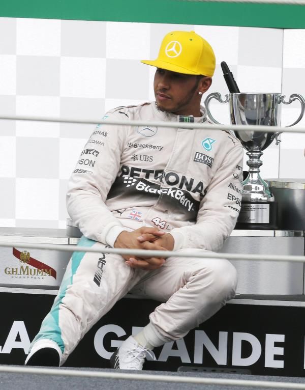 2015-11-15t183707z_1065109033_gf20000060927_rtrmadp_3_motor-racing-prix_reuters