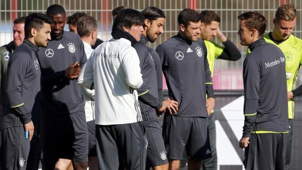 2015-11-11t104836z_1985853027_lr1ebbb0u0p03_rtrmadp_3_soccer-germany_reuters