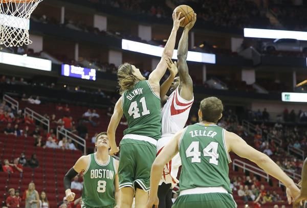 2015-11-17t040353z_1548870250_nocid_rtrmadp_3_nba-boston-celtics-at-houston-rockets_reuters