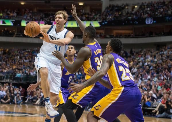 2015-11-14t024825z_1401402513_nocid_rtrmadp_3_nba-los-angeles-lakers-at-dallas-mavericks_reuters