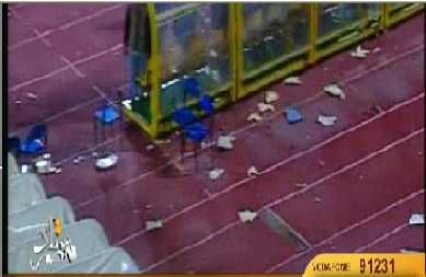 عنف جماهير الاسماعيلى ضد فريق الاهلى