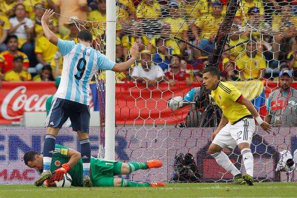 20151117-635833983851065019w_efe