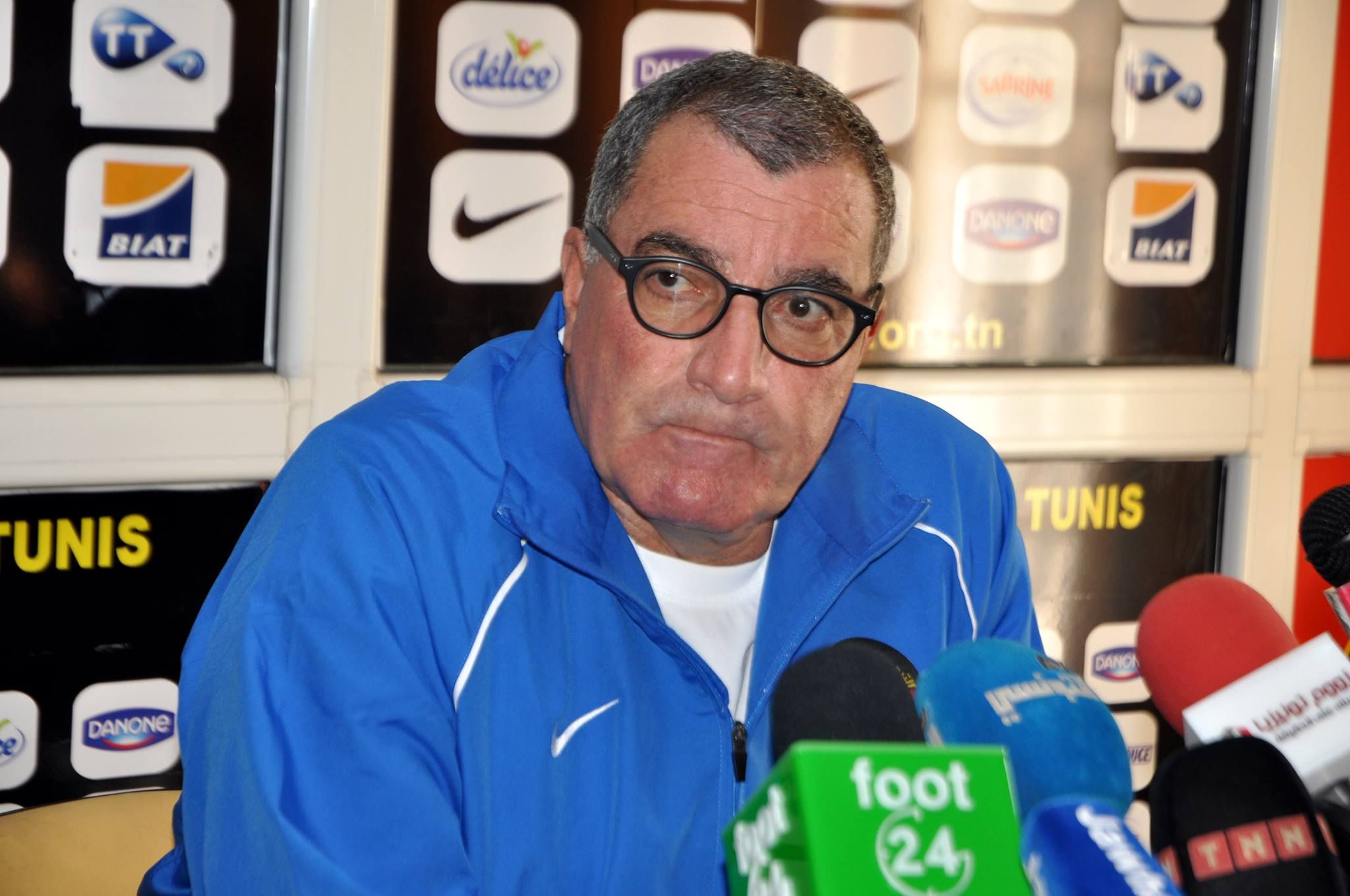 عمار السويح خلال المؤتمر الصحفي 