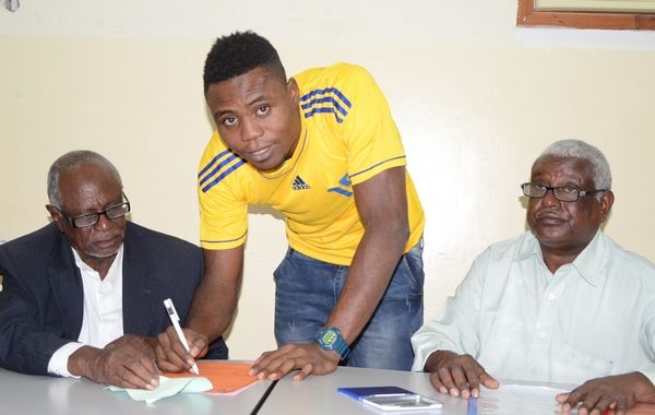 محترف الامل تاتا زيكو يبدي الرغبة