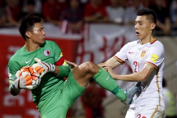 2015-11-17t132419z_114055718_gf20000063080_rtrmadp_3_china-hongkong-soccer_reuters